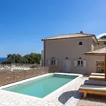 Villa Paradise *